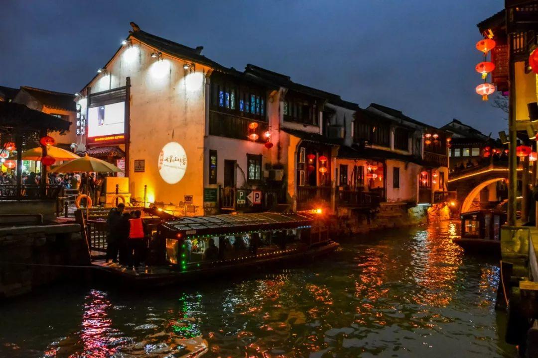叶罗丽官方宣布现在的适龄年龄是12岁以上游戏画面